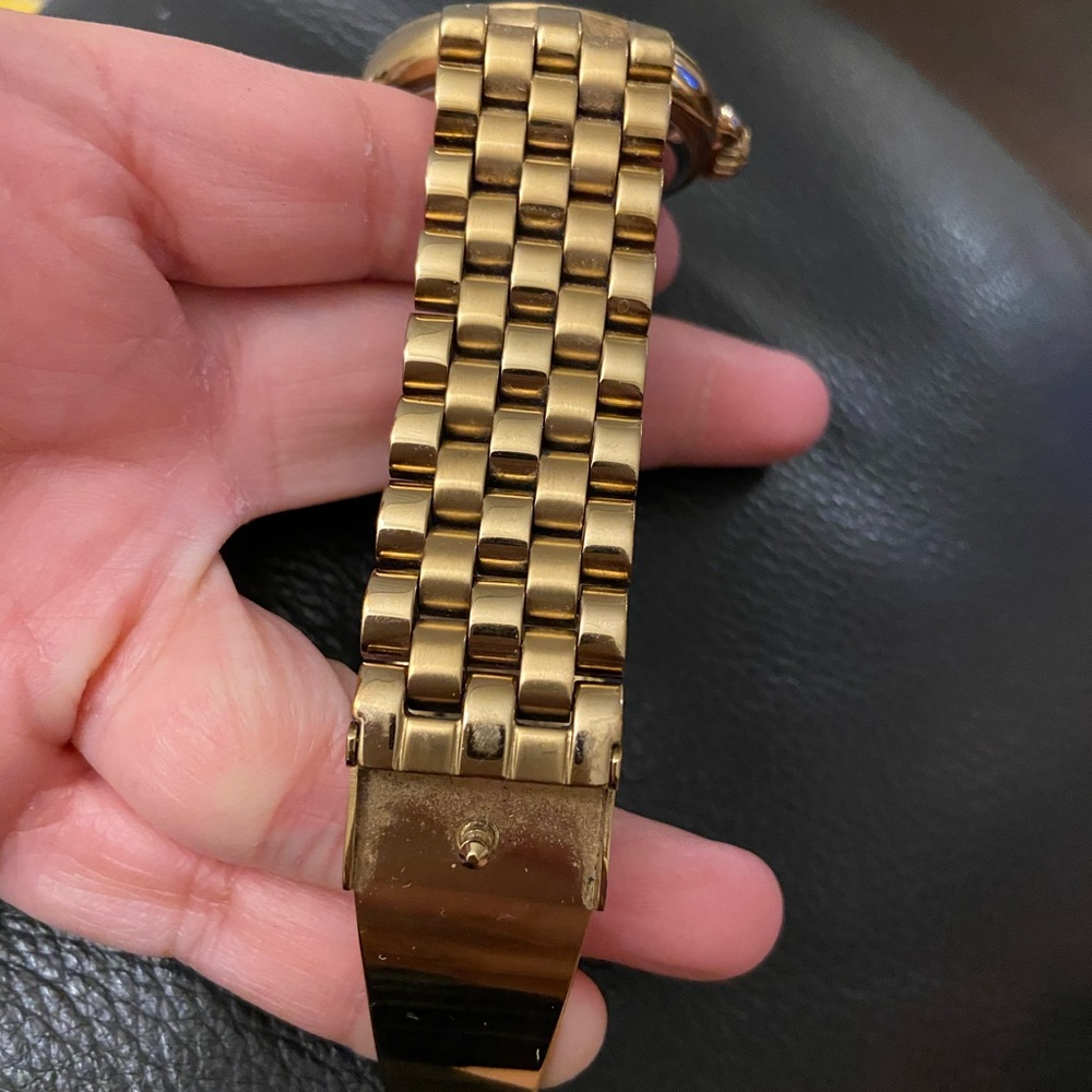 Watch - Picture 2 of 5